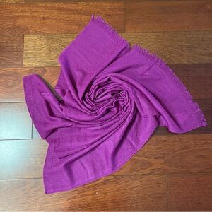 Neiman Marcus 100% Cashmere Featherweight Scarf Wrap Magenta 81x29 NWOT